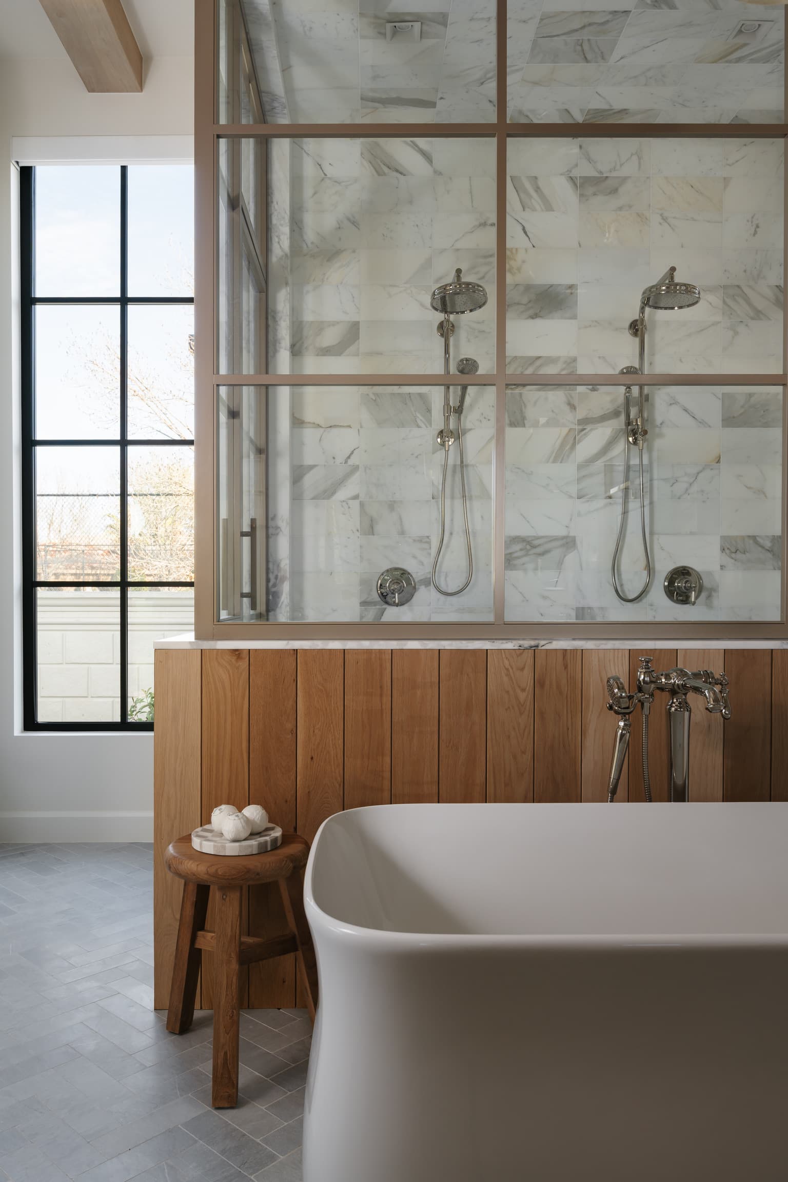 Frameless shower door